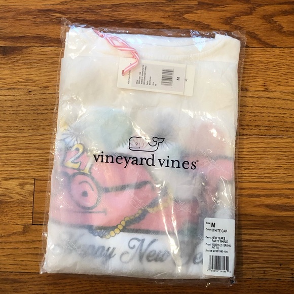 Vineyard Vines NWT New Years Long Sleeve - Picture 3 of 8